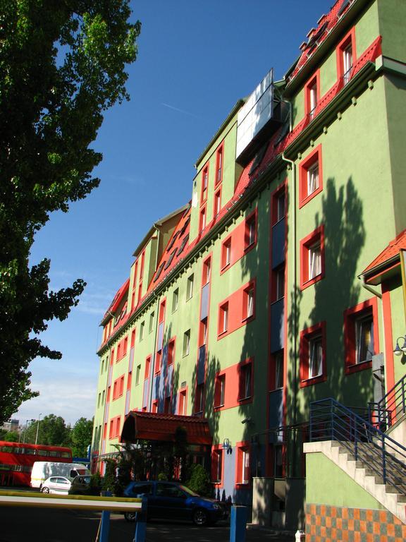 Hotel Polus Budapest Exterior photo